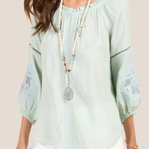 Francesca’s Quinn Peasant Embroidered Blouse Size Medium - Picture 1 of 12